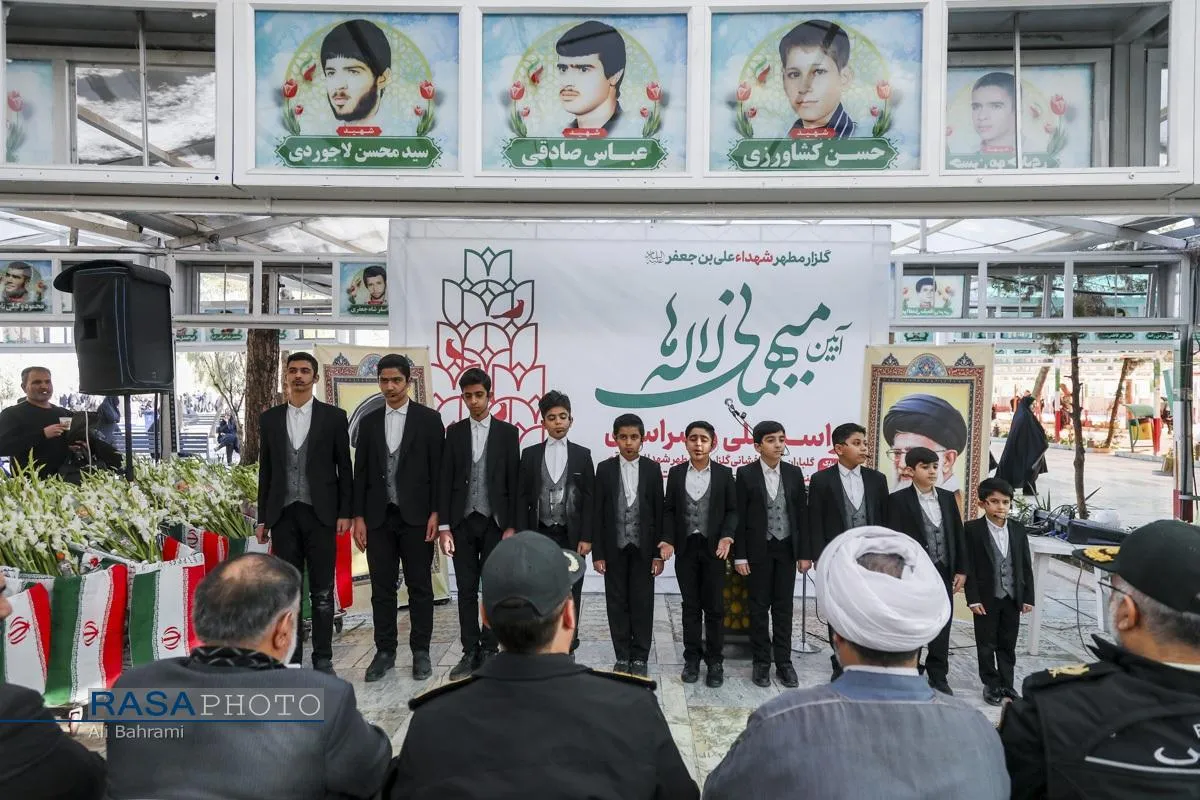 مراسم میهمانی لاله&zwnj;ها در گلزار شهدای علی بن جعفر (ع) قم