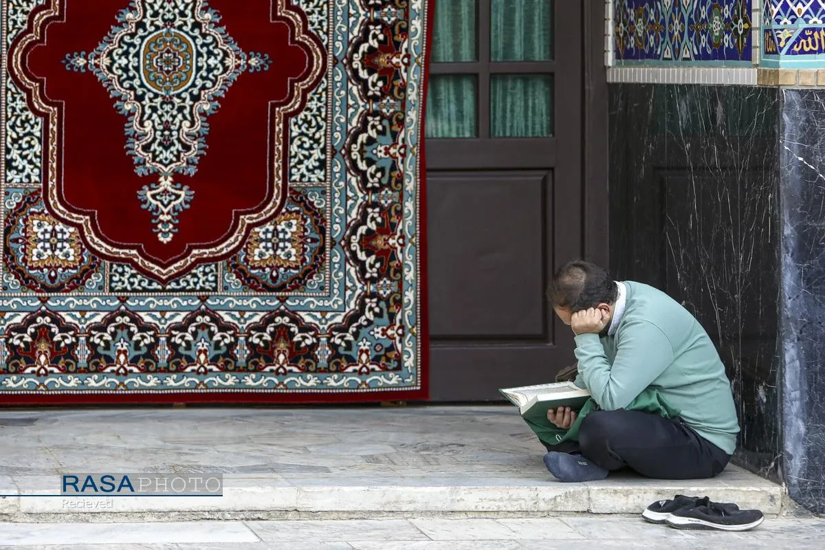 ترتیل خوانی قرآن کریم در حرم مطهر رضوی