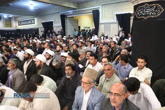 هزاران نفر از مردم شریف استان&zwnj;های &laquo;سیستان و بلوچستان&raquo; و &laquo;خراسان جنوبی&raquo; با حضور در حسینیه امام خمینی با رهبر انقلاب اسلامی دیدار کردند.