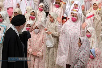 مراسم جشن تکلیف دختران دانش&zwnj;آموز با حضور مقام معظم رهبری