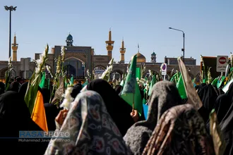 گلباران حرم مطهر رضوی در سالروز ولادت حضرت معصومه&lrm; (سلام الله علیها)