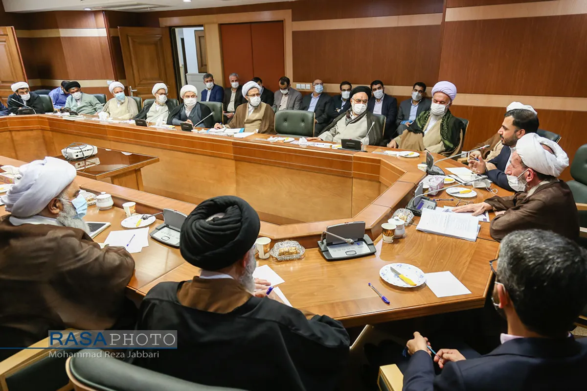 دیدار وزیر ارتباطات و فناوری اطلاعات با مراجع تقلید و علما قم&lrm;&lrm;