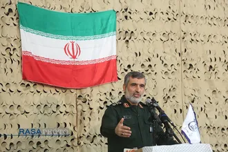 تصاویری از فرمانده شهید هوافضای سپاه سردار حاجی زاده