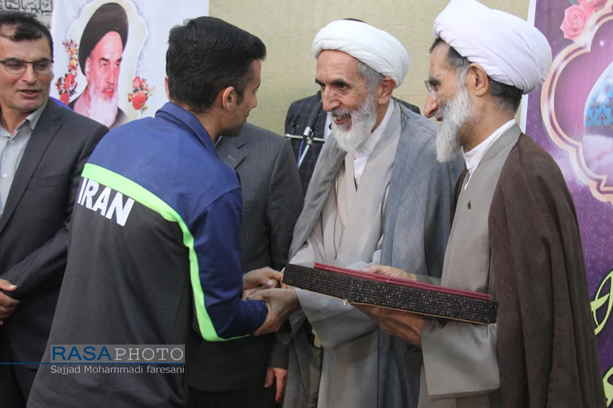 نشست عمومی طرح تقویت مبانی اعتقادی با موضوع بیانیه گام دوم انقلاب با سخنرانی حجت الاسلام والمسلمین طائب