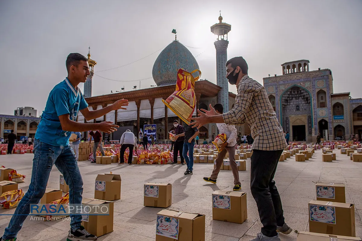 توزیع ۸۲ هزار بسته معیشتی در دومین مرحله رزمایش کمک مؤمنانه در شیراز&lrm;