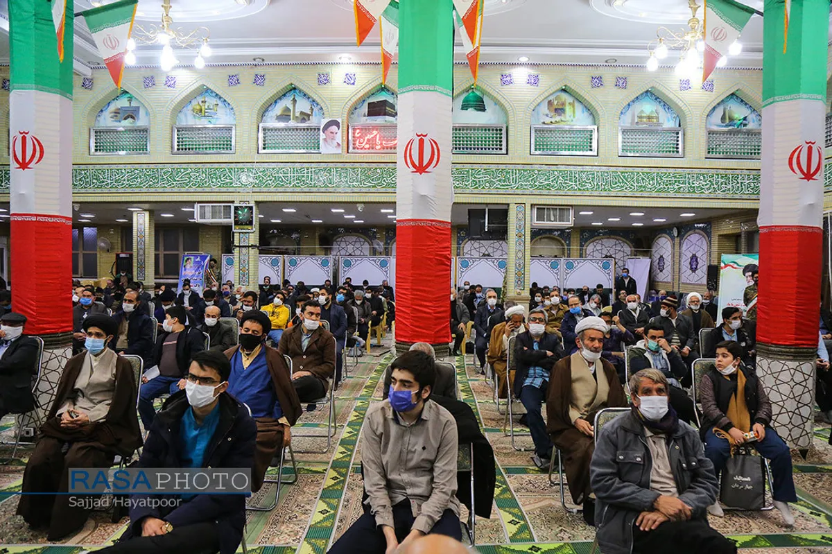 جشن ویژه دهه مبارکه فجر در مسجد چهارمردان قم