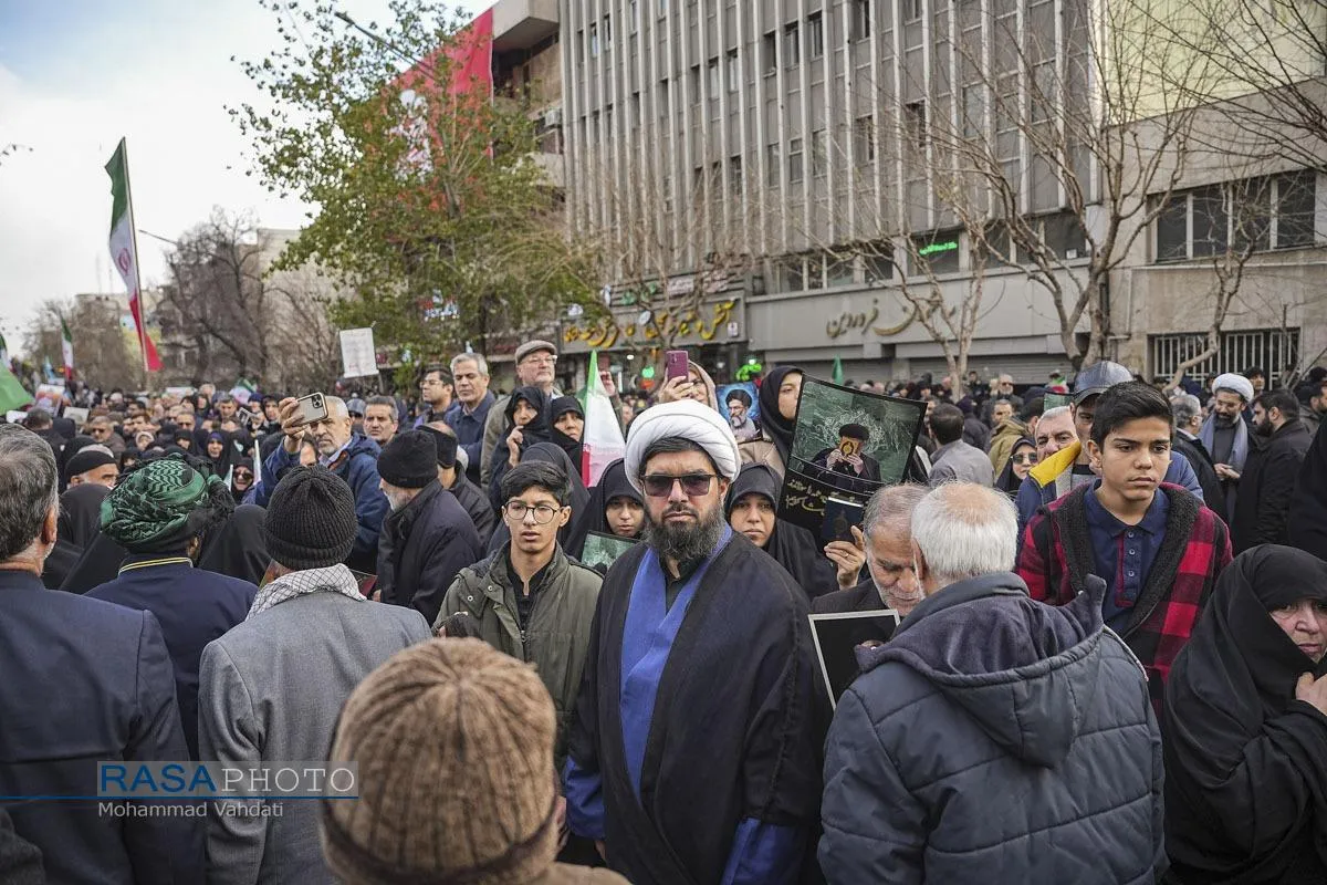 تشییع بیش از ۱۰۰ شهید حافظ امنیت در تهران