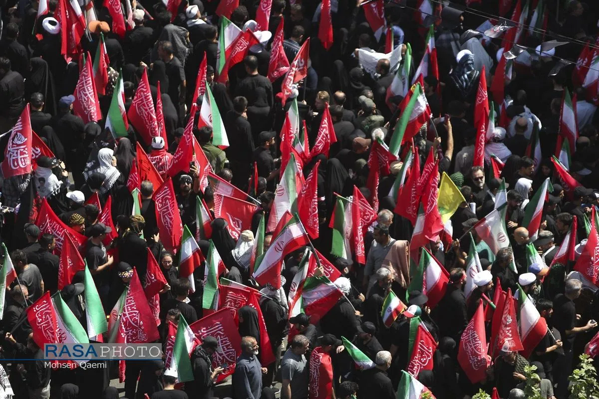 تشییع تاریخی رهبر شهید انقلاب در تهران -۲