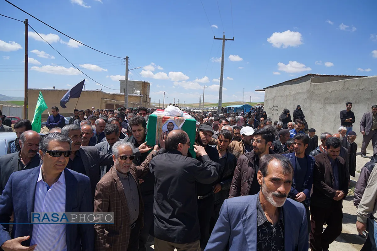 تشییع با شکوه طلبه شهید حجت الاسلام قاسمی در همدان