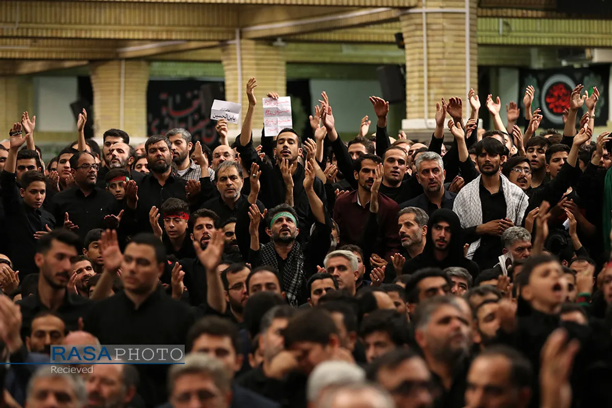 مراسم عزاداری شب شام غریبان حسینی (علیه&zwnj;السلام) با حضور رهبر انقلاب
