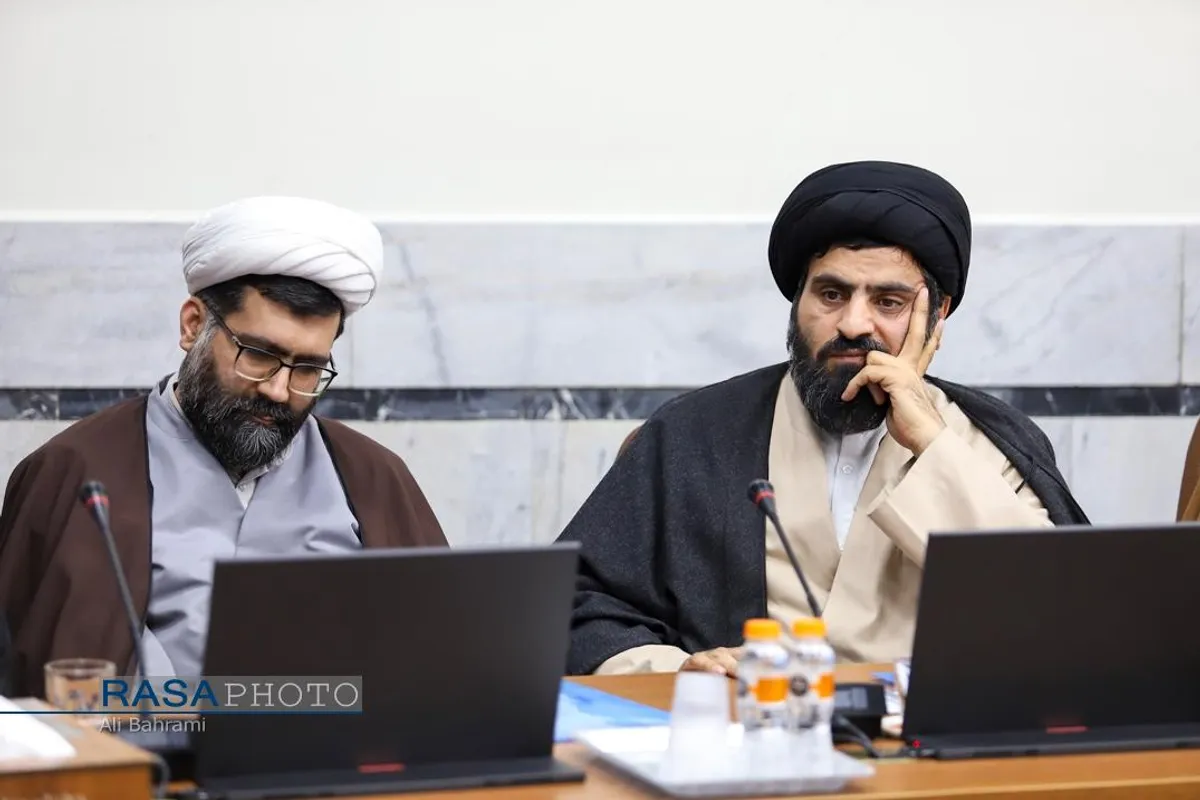 اولین نشست اساتید و فضلای جوان با مسئولان شورای عالی حوزه های علمیه کشور