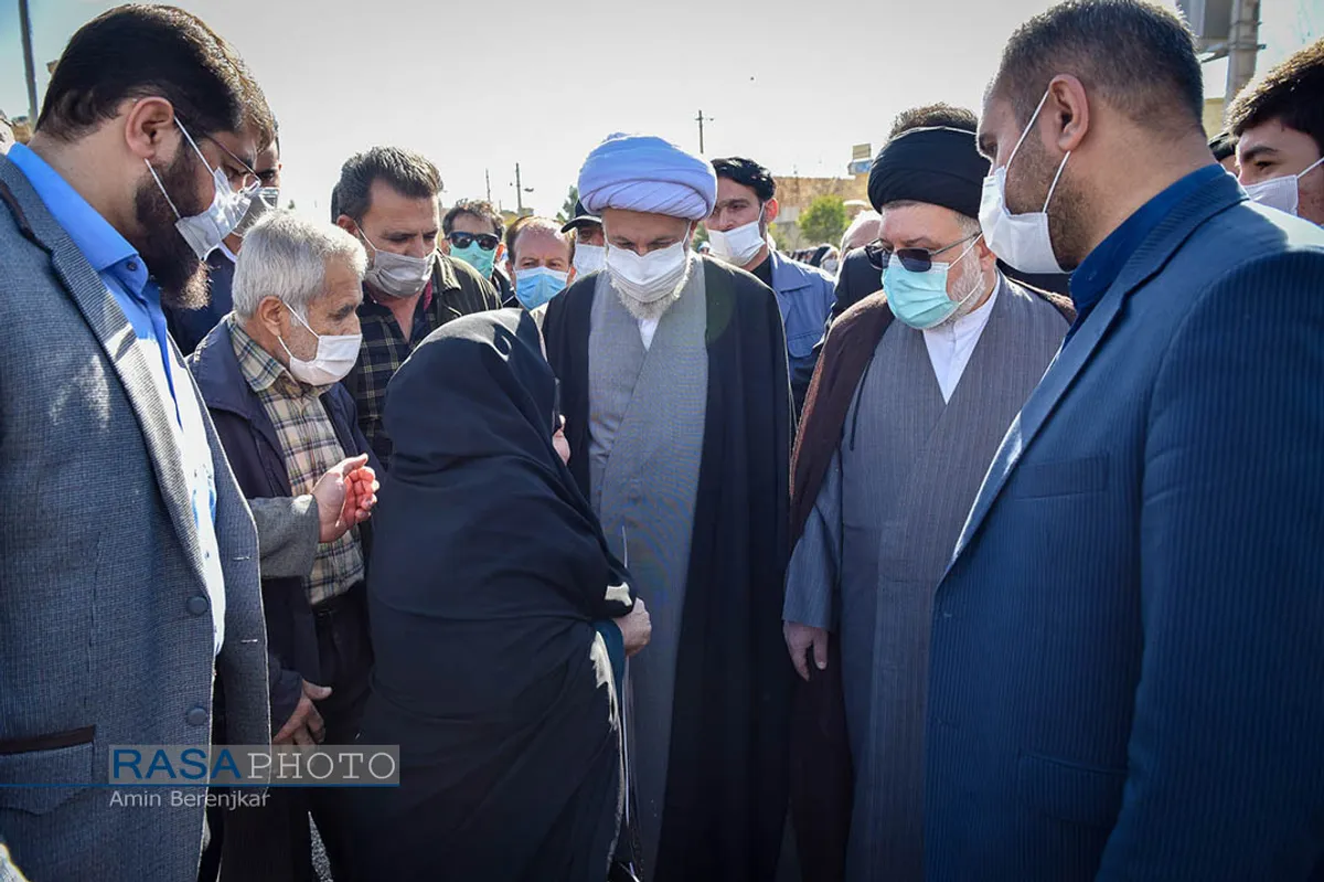 راهپیمایی نمازگزاران شیراز در حمایت از مردم مظلوم یمن&lrm;&lrm;