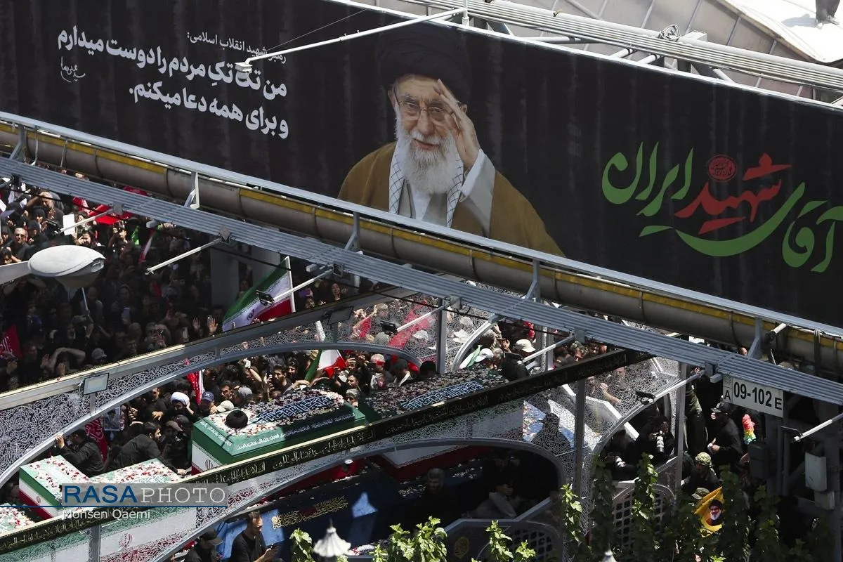 تشییع تاریخی رهبر شهید انقلاب در تهران -۲
