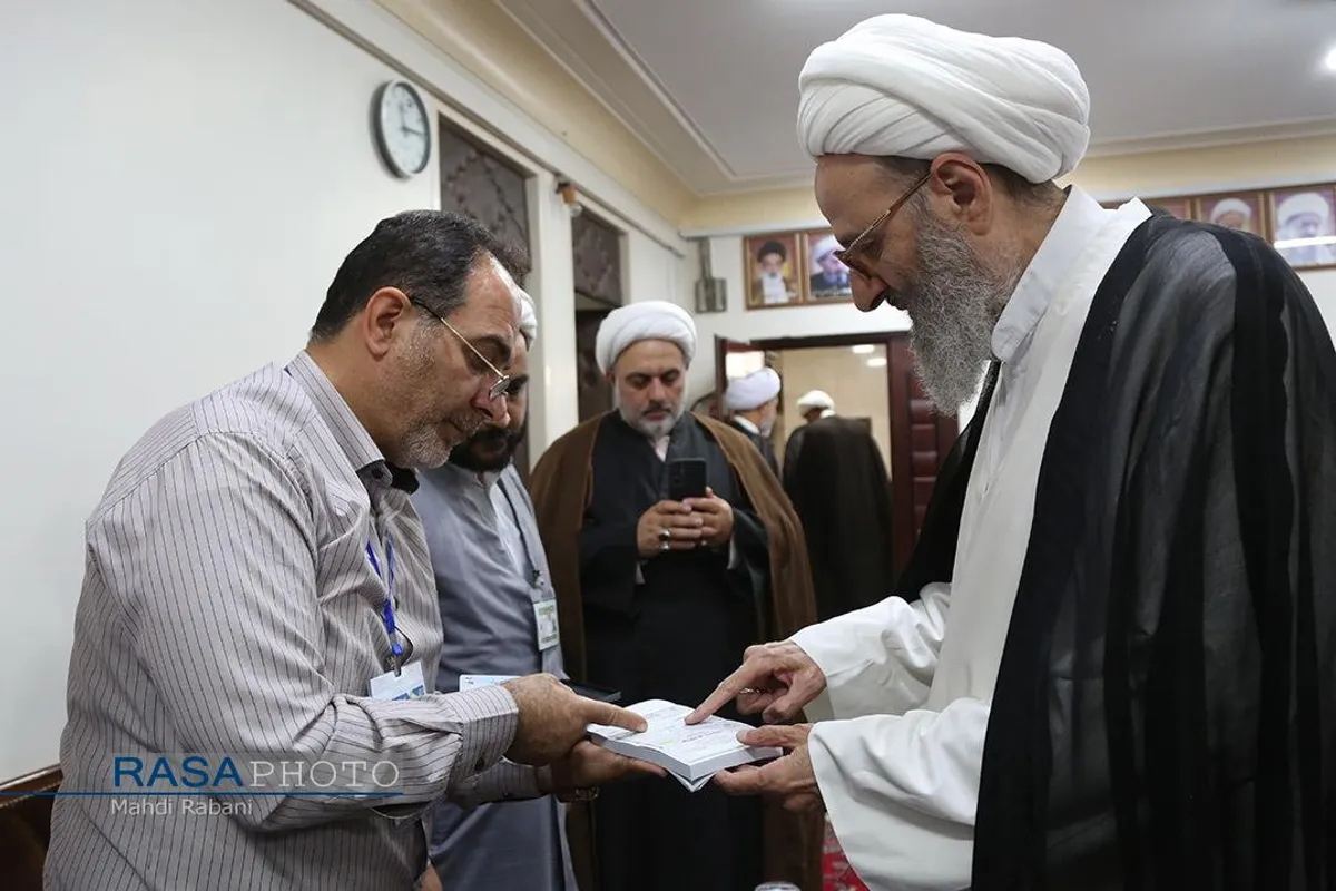 حضور آیت الله فقیهی در پای صندوق رای دومین دوره چهاردهمین انتخابات ریاست جمهوری