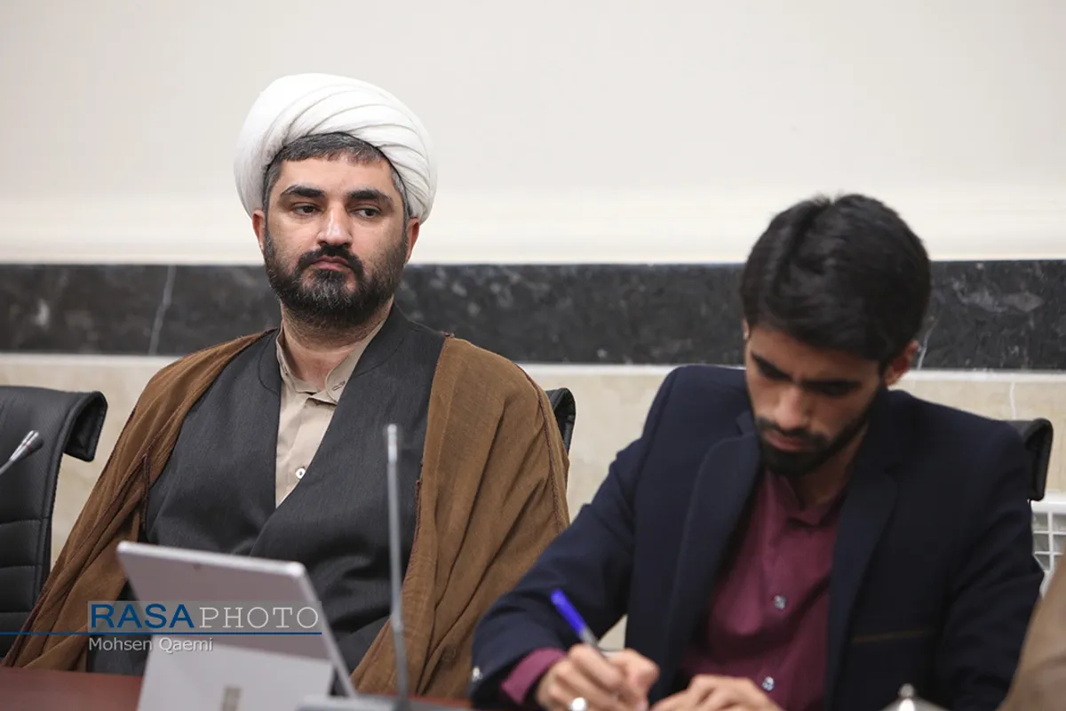 گعده یادداشت خوانی نویسندگان حوزوی