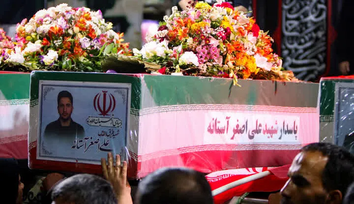آیین وداع با شهدا در کاشان آیین وداع با شهدا در کاشان