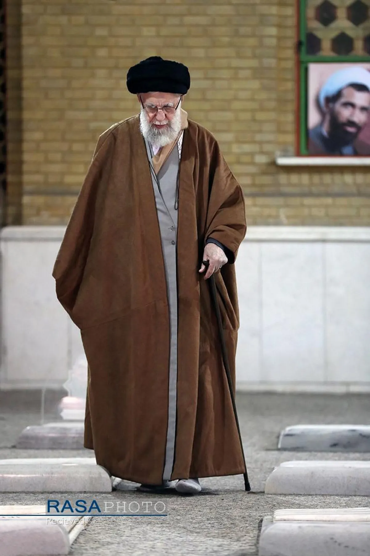 حضور مقام معظم رهبری در مرقد مطهر امام راحل (ره) و گلزار شهدای بهشت زهرا (سلام&zwnj;الله&zwnj;علیها)