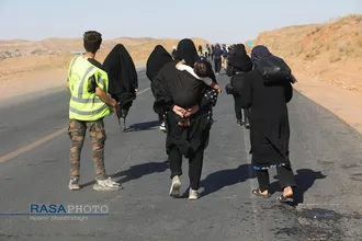 پیاده روی زائران حضرت امام رضا (علیه&zwnj;السلام) بسمت مشهد