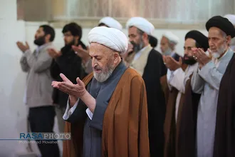 رونمایی از تازه&zwnj;های نشر گلشن ابرار توسط حضرت آیت الله سبحانی