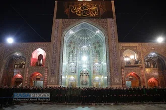 مراسم خطبه خوانی شب عاشورا در حرم مطهر رضوی&lrm;
