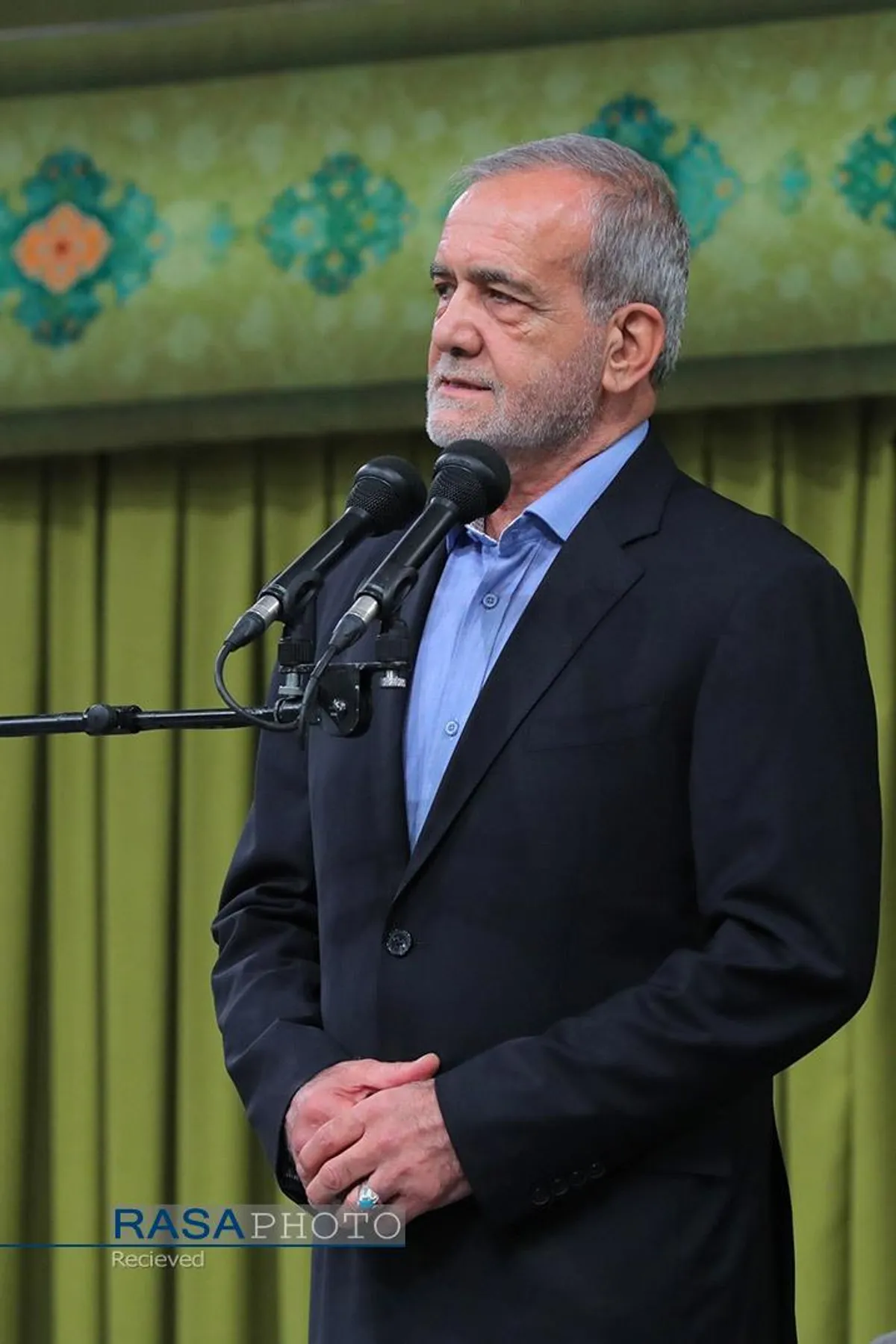 دیدار مسئولان نظام، سفرای کشور&zwnj;های اسلامی و میهمانان کنفرانس وحدت با رهبر انقلاب