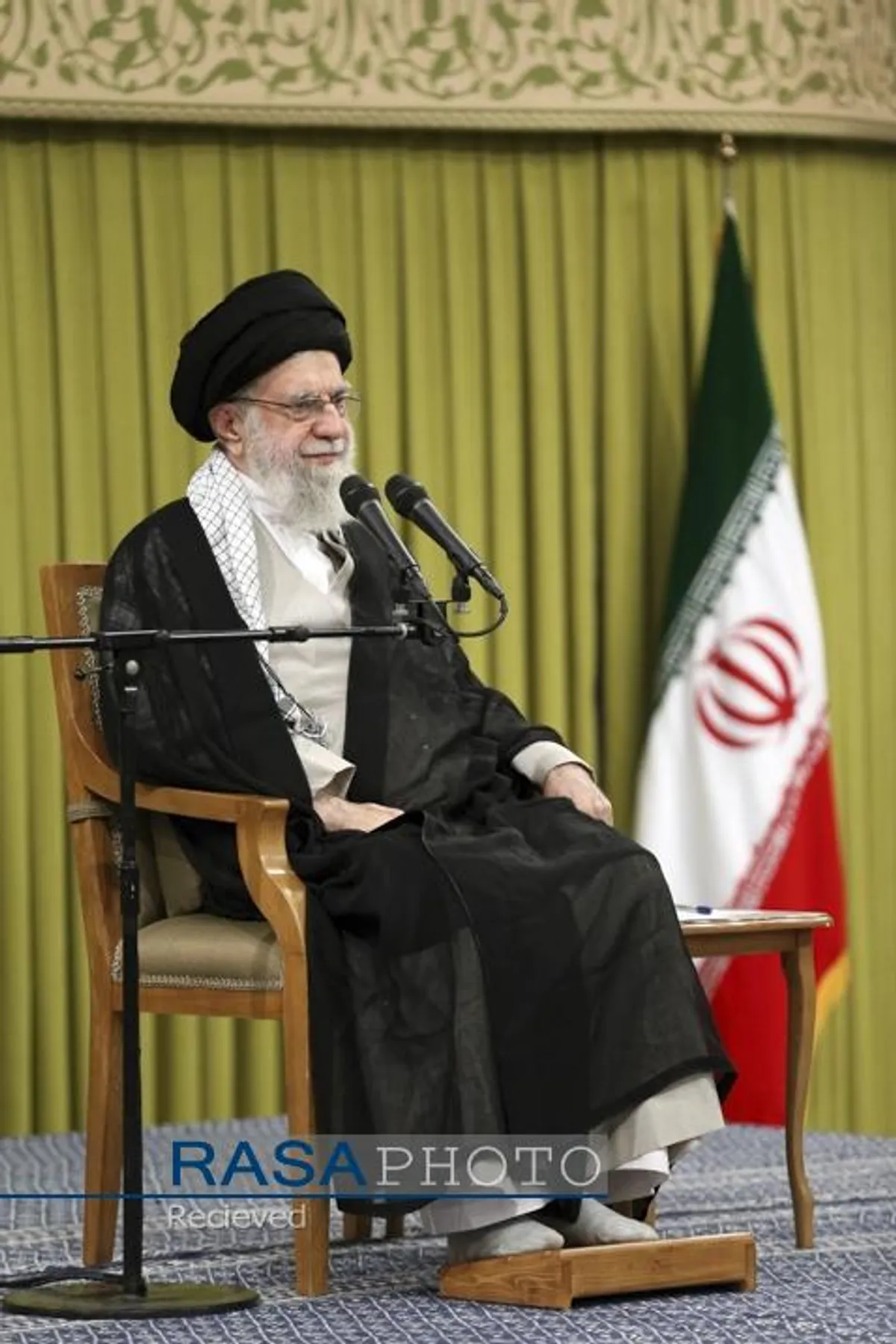 دیدار معلمان با رهبر معظم انقلاب