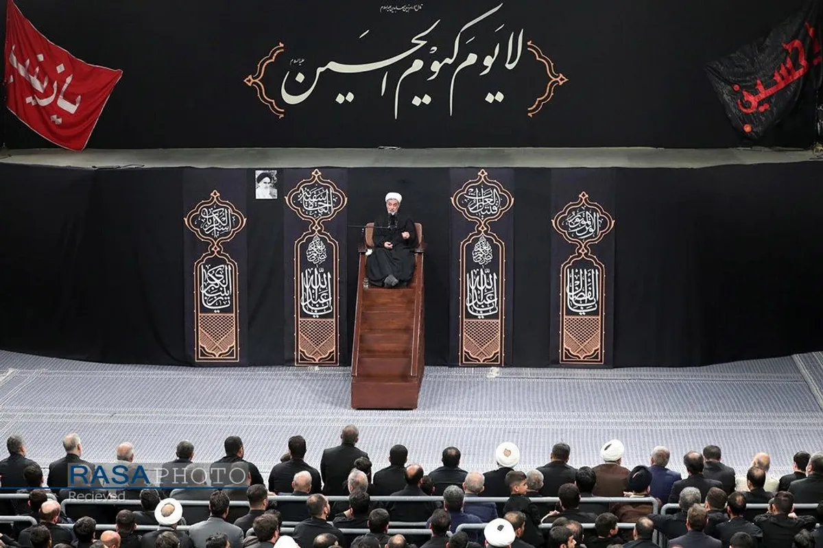 مراسم عزاداری شب عاشورای حسینی (علیه&zwnj;السلام) با حضور رهبر انقلاب