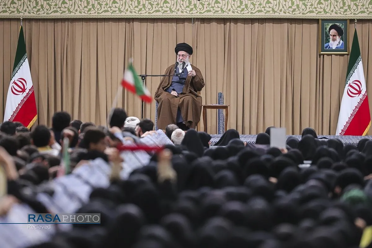 دیدار دانش&zwnj;آموزان و دانشجویان با رهبر معظم انقلاب