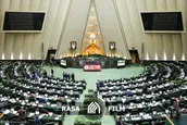 جدال لفظی لاریجانی و پژمان فر در صحن علنی مجلس