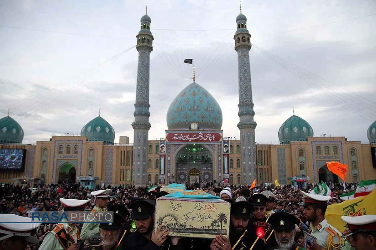 تشییع و تدفین دو شهید گمنام دفاع مقدس در مسجد مقدس جمکران