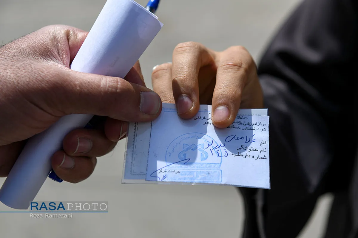 تمام طلیه هایی که در بیمارستان ها مشغول فعالیت جهادی هستند از طرف سازمان نظام پزشکی کد مشخصی دارند که با آن شناسایی می شوند |  از حجره تا بیمارستان