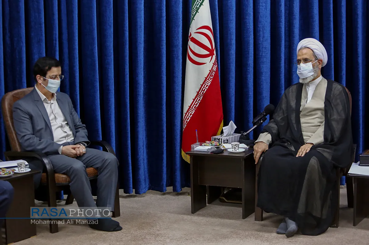 رونمایی از کتاب "سی سالگی" زندگینامه شهید صادقی با حضور آیت الله اعرافی
