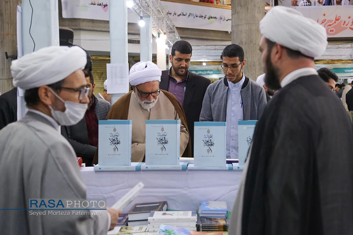 بازدید حجت الاسلام والمسلمین مروی از &laquo;هفتمین نمایشگاه تخصصی کتب حوزوی و معارف اسلامی&raquo;
