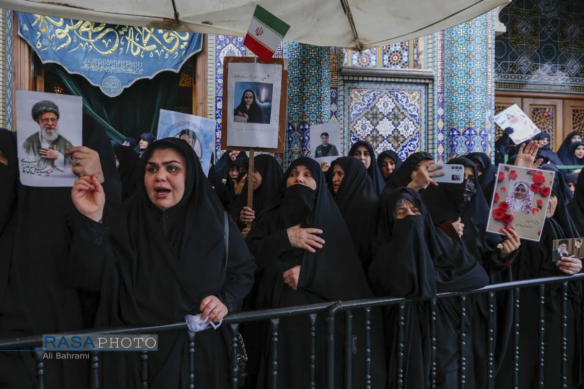 تشییع پیکر ۸ شهید بمباران محله دروازه ری قم