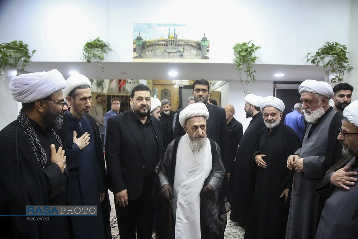 بزرگداشت رهبر شهید از سوی حضرت آیت&zwnj;الله سبحانی در حرم بانوی کرامت
