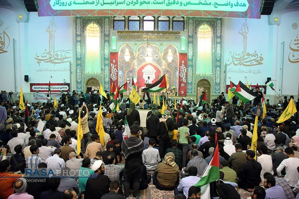 اجتماع بین المللی عاشقان مبارزه با اسرائیل در حرم حضرت معصومه (س)