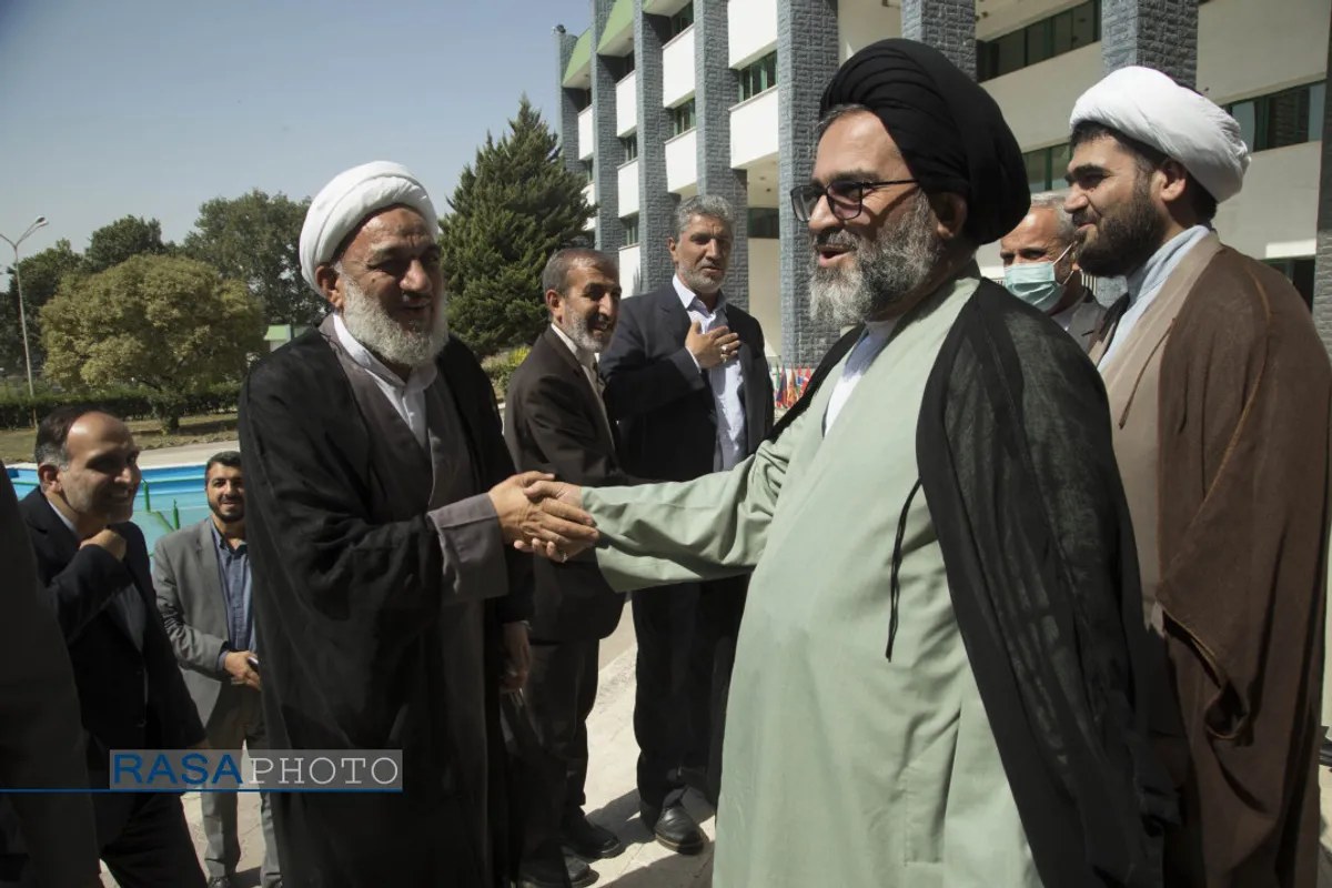 نشست صمیمی وحدت آفرین علمای شیعه و سنی استان گلستان