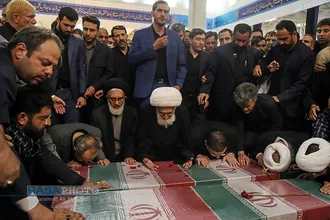 تشییع ۷ شهید گمنام دفاع مقدس در قم