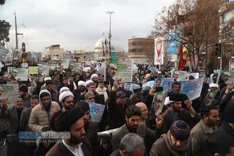 راهپیمایی نمازگزاران قم در حمایت ازسپاه و اقتدار و امنیت نظام اسلامی