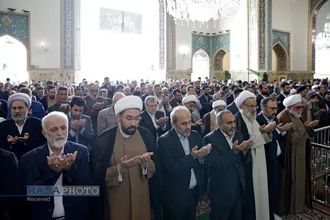 اقامه نماز عید سعید فطر در حرم حضرت امام رضا (علیه السلام)