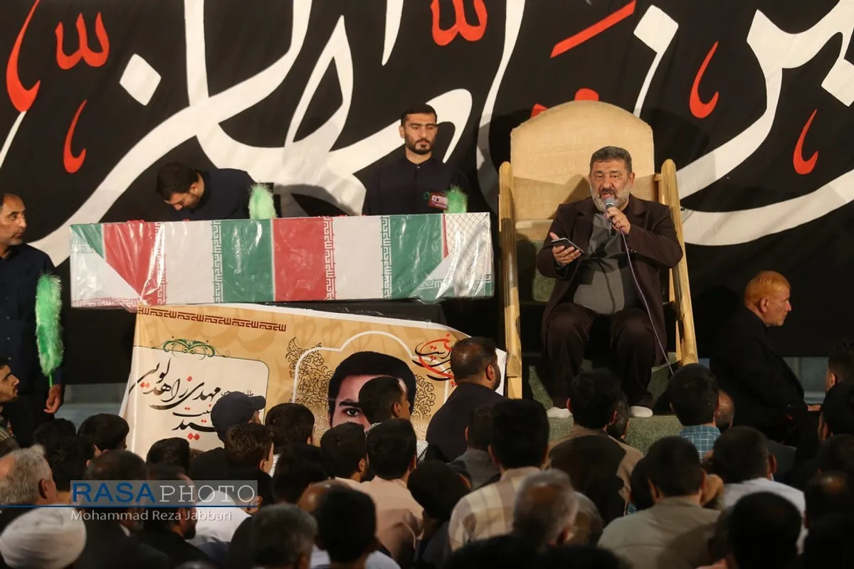 وداع مردم قم با پیکر طلبه شهید مدافع امنیت