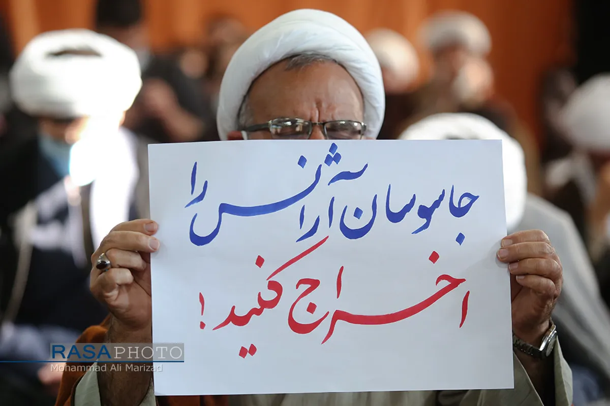 تجمع اساتید و طلاب در حمایت از آرمان&zwnj;های نظام و ولایت فقیه