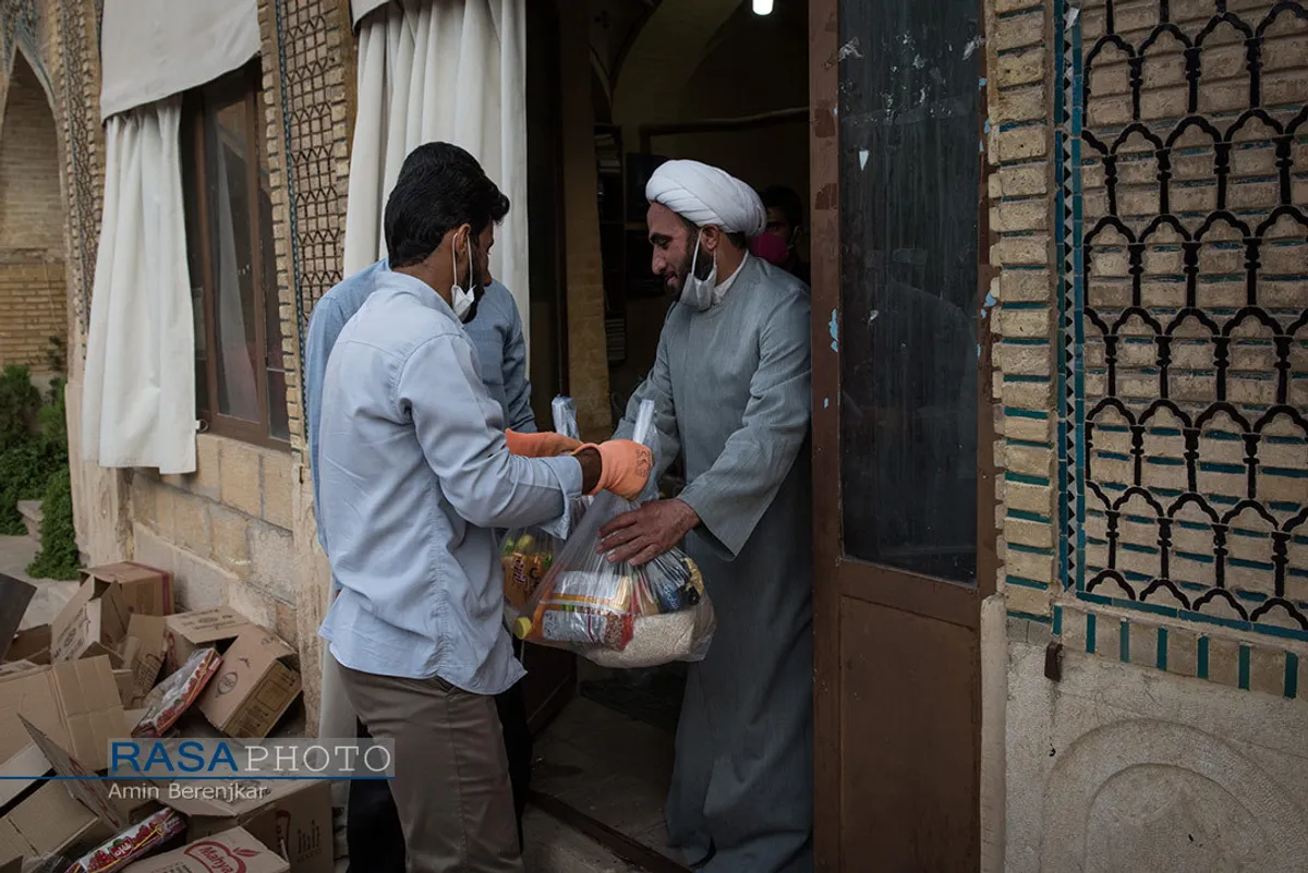 لبیک طلاب حوزه علمیه منصوریه شیراز&lrm; به فرمان مقام معظم رهبری