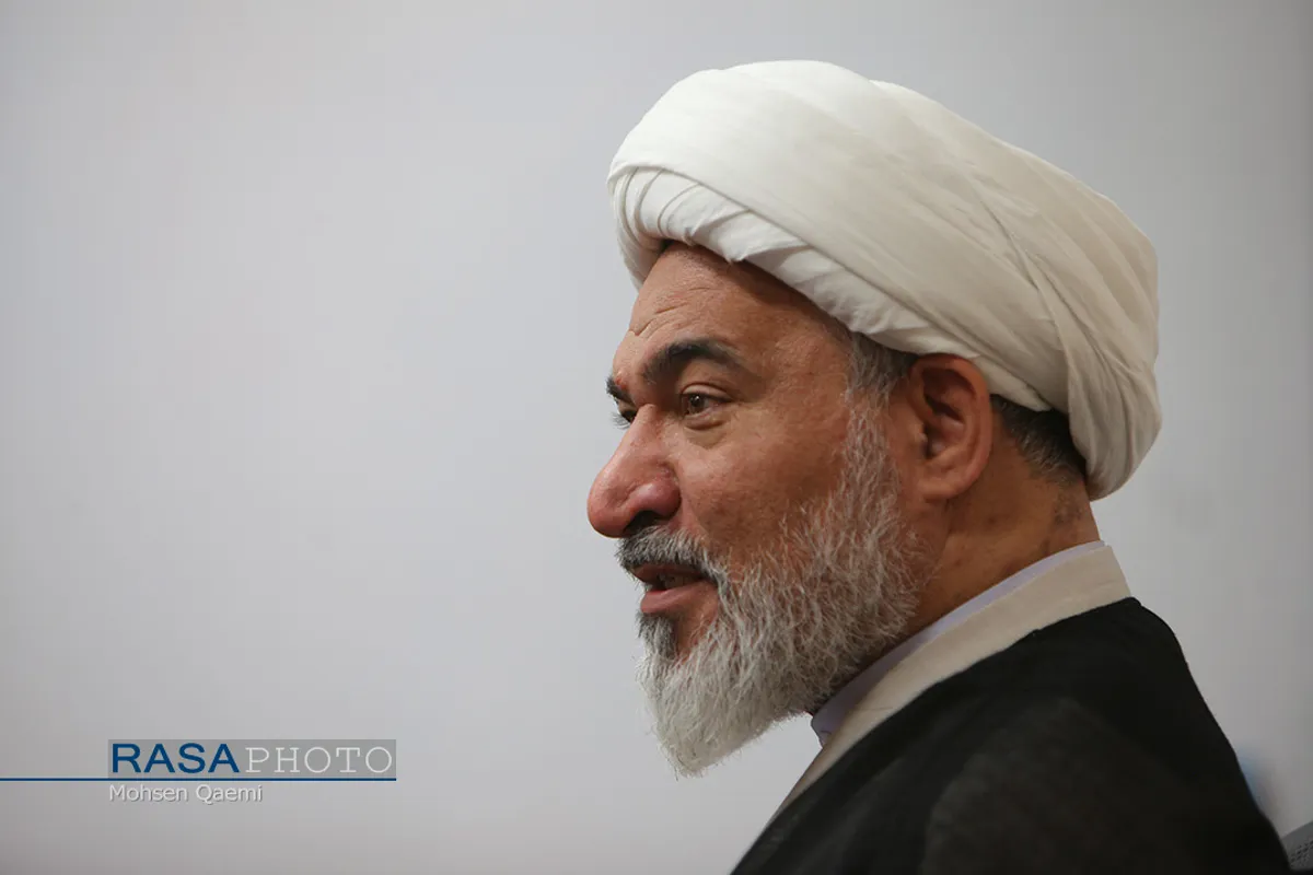 دومین نشست قرآن کتاب مبین با حضور حجت الاسلام والمسلمین بهجت&zwnj;پور
