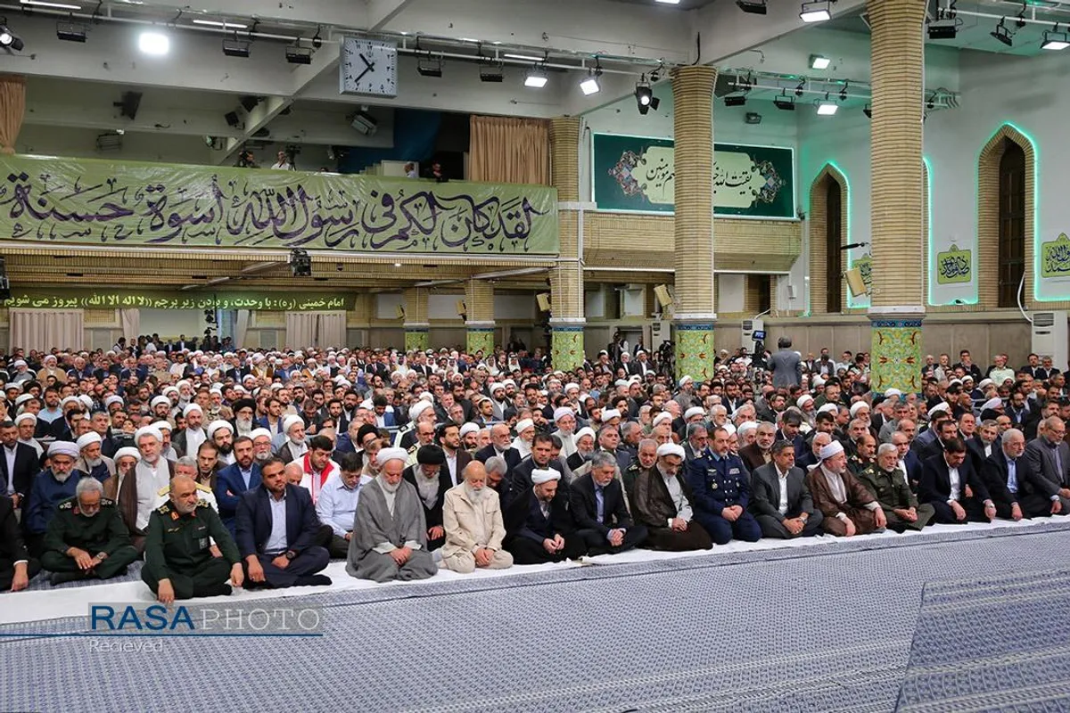 دیدار مسئولان نظام، سفرای کشور&zwnj;های اسلامی و میهمانان کنفرانس وحدت با رهبر انقلاب