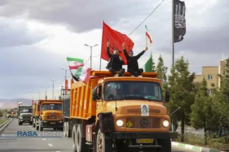 بیعت کامیون&zwnj;داران استان قم با رهبر معظم انقلاب
