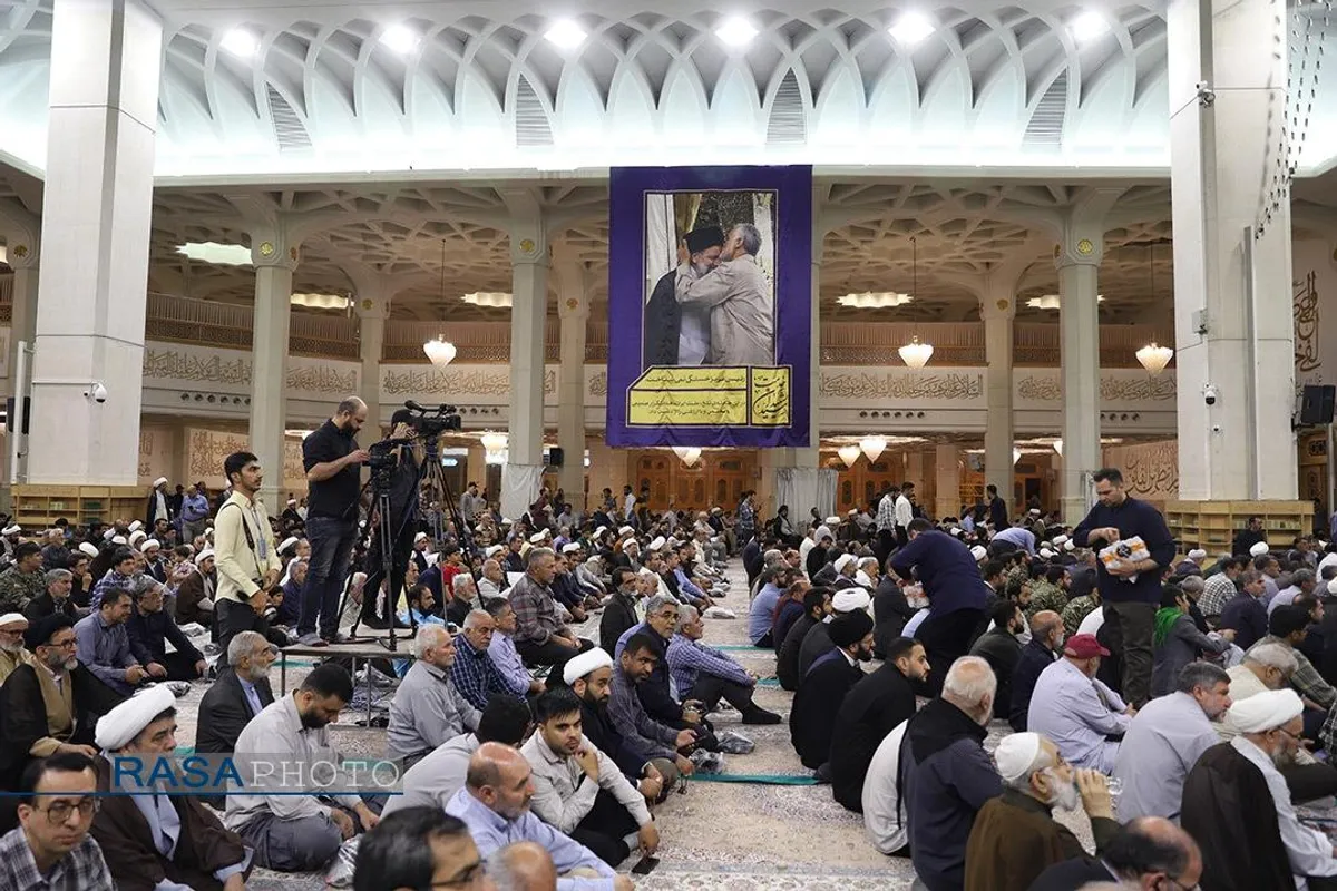 مراسم ترحیم مادر مکرمه سیدحسن نصرالله در حرم حضرت معصومه (سلام&zwnj;الله&zwnj;علیها)