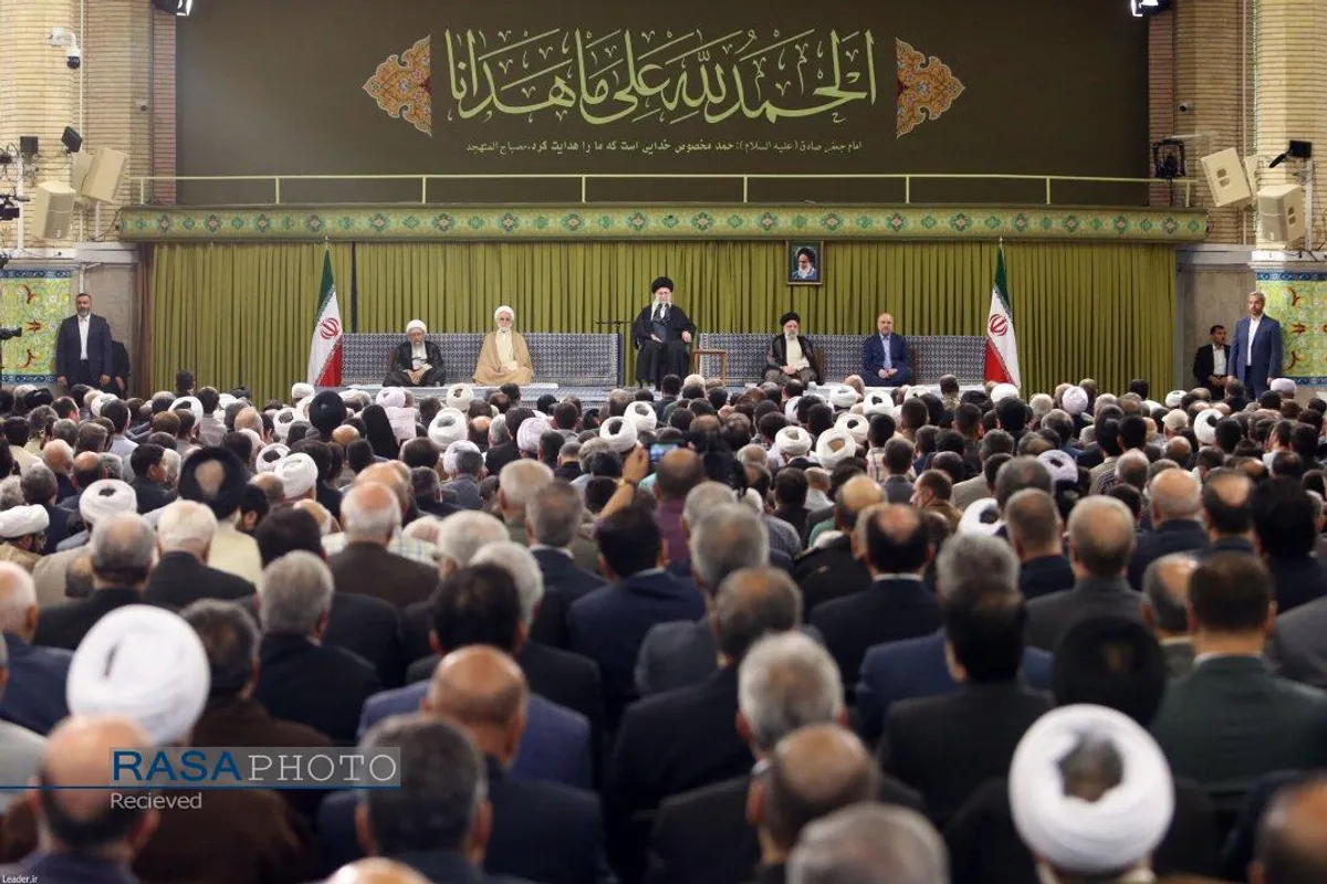 دیدار مسئولان، سفرای کشورهای اسلامی و جمعی از اقشار مختلف مردم با رهبر انقلاب