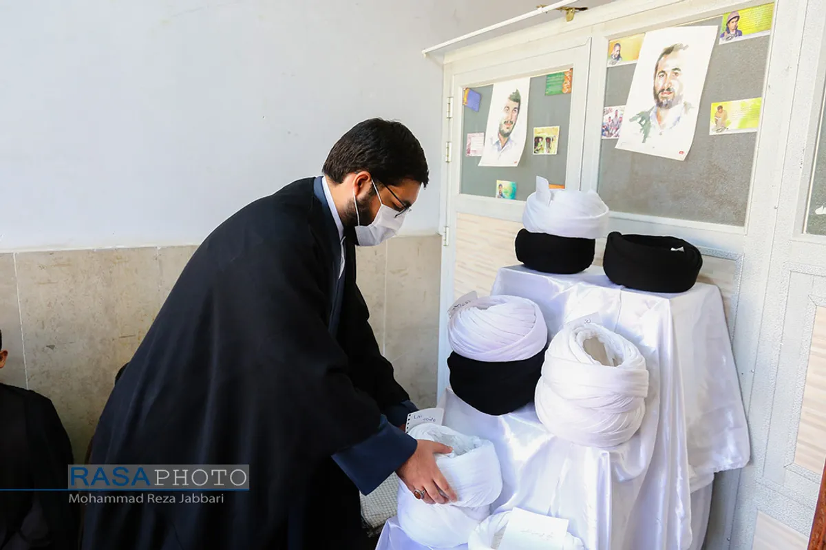 جشن عمامه&zwnj;گذاری طلاب توسط حضرت آیت الله سبحانی