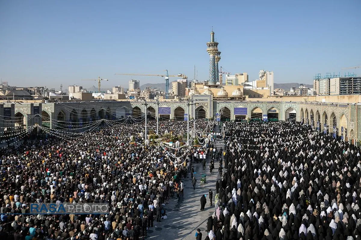 اقامه نماز عید فطر در حرم مطهر رضوی